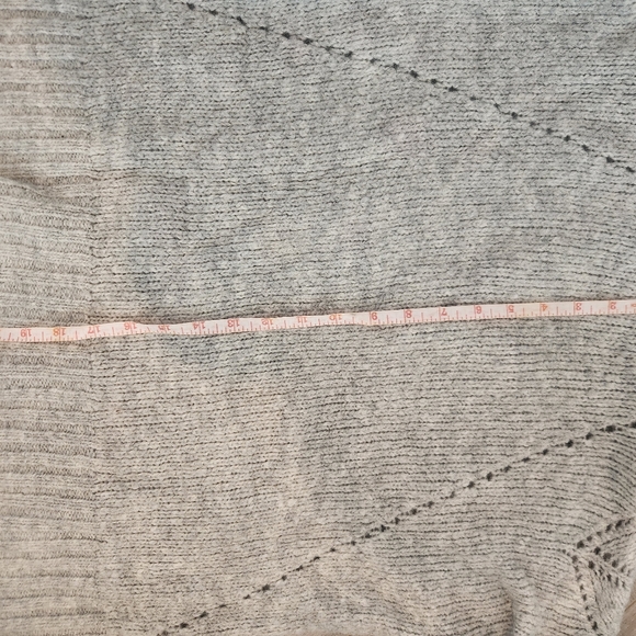 American Eagle sweater - Picture 3 of 4